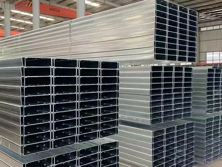 Het nauwkeurige en efficiënte productieproces van koudgevormde stalen profielen.